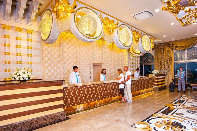 Royal Holiday Palace